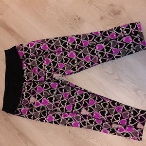 Betsey Johnson Hearts Cropped Legging